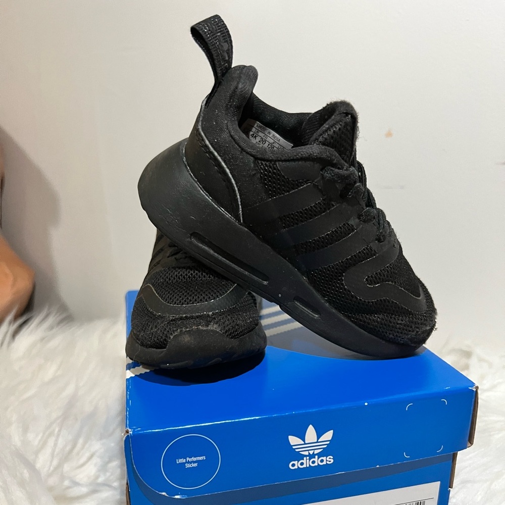 Adidas toddler shoes size 5
